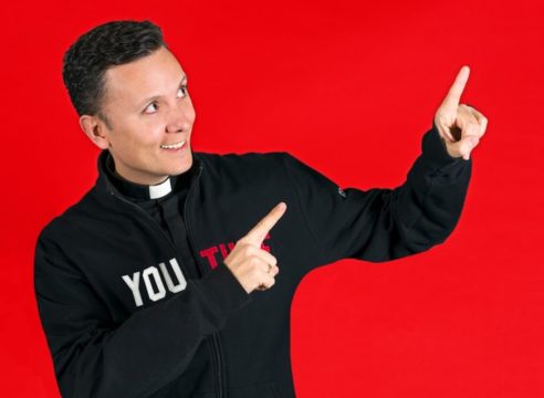 SmDani: Rapero, youtuber… y ¡sacerdote!