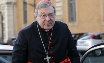 Ratifican condena del Cardenal George Pell por abuso sexual