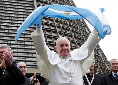 ¿Romperá el Papa Francisco su promesa para ver campeón a Argentina?