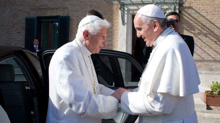 El Papa Francisco y el Papa Emérito Benedicto XVI