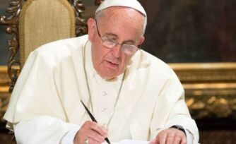 El Papa Francisco pide al presidente de Siria parar la crisis humanitaria