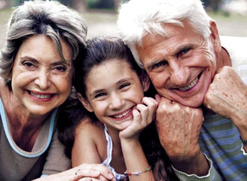 ¿Cuál es el rol de los abuelos dentro de una familia?