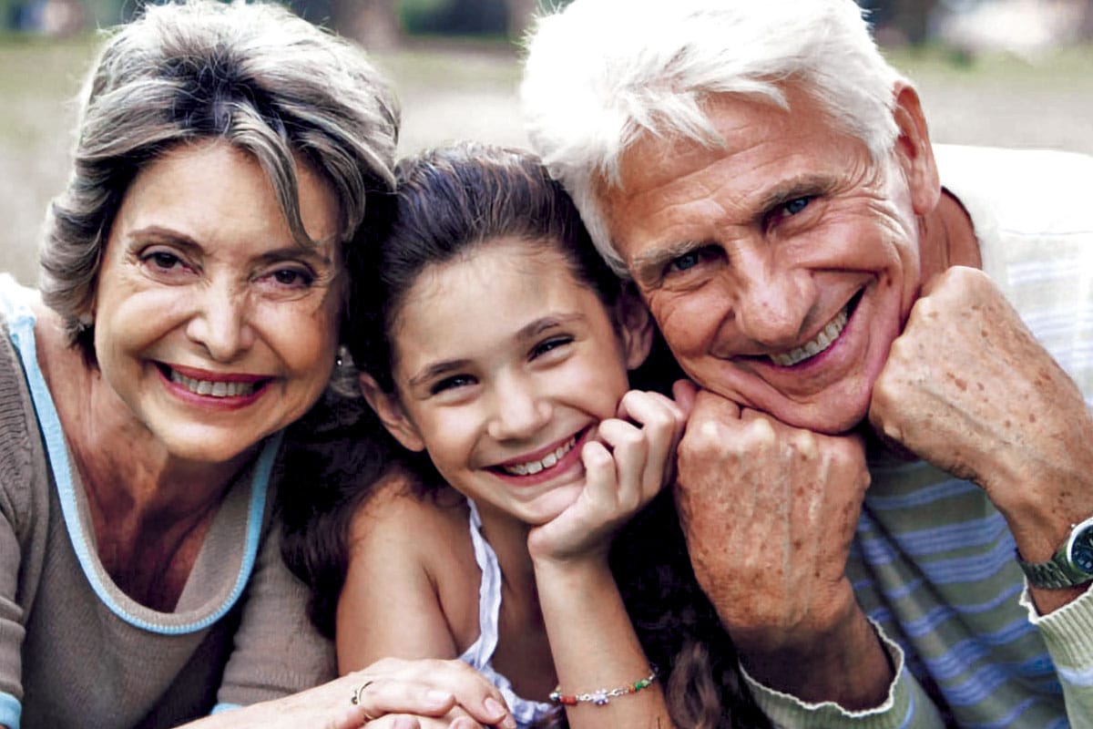 ¿Cuál es el rol de los abuelos dentro de una familia?