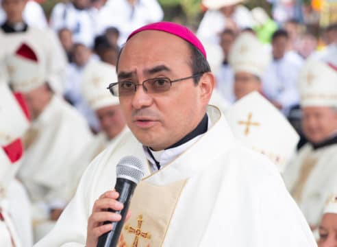 Monseñor Salvador González pide a decanos hablar de frente
