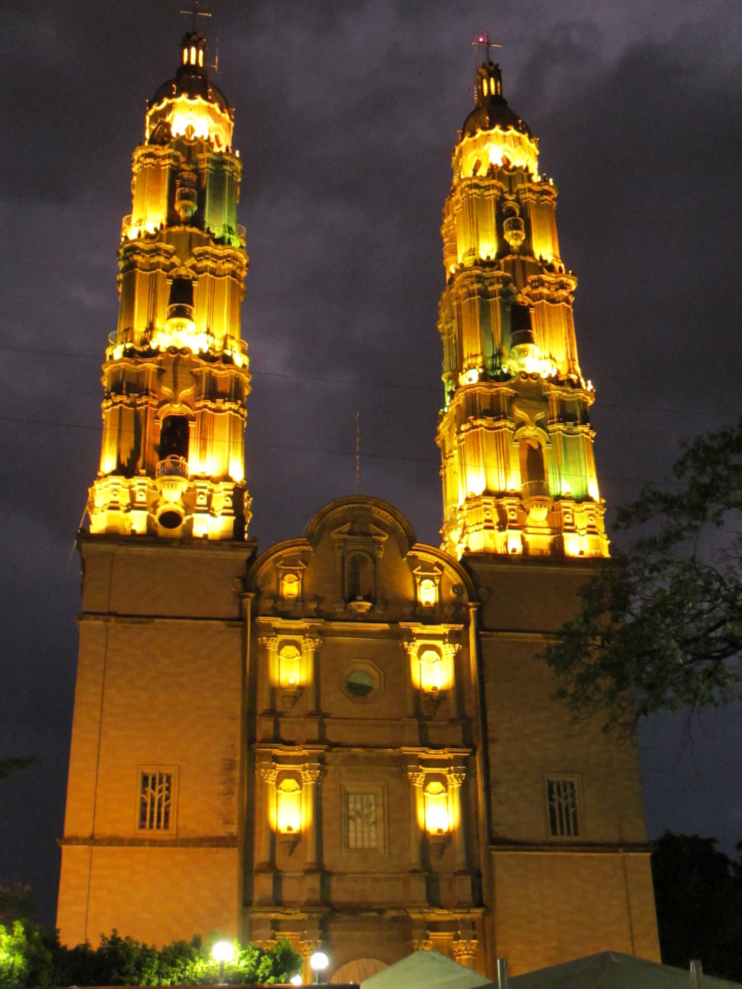 La Catedral de Villahermosa fue bendecida por el Papa Juan Pablo II. Foto: Archivo