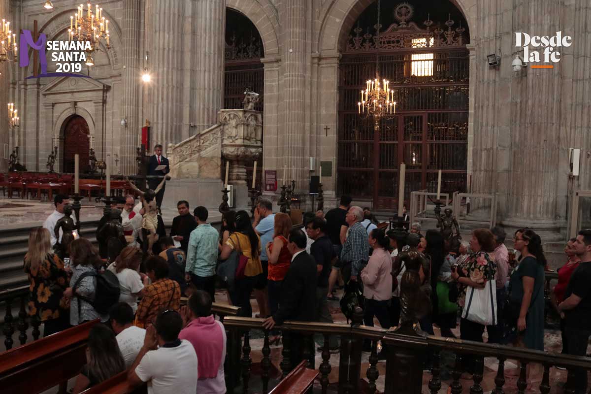 El Cardenal Aguiar preside la Liturgia de la Pasión en Catedral