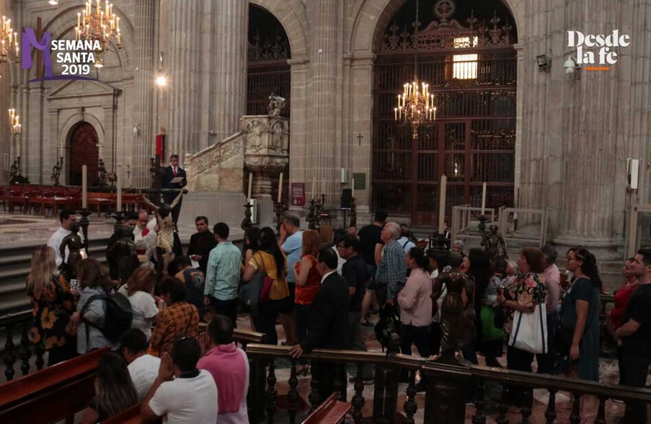 El Cardenal Aguiar preside la Liturgia de la Pasión en Catedral