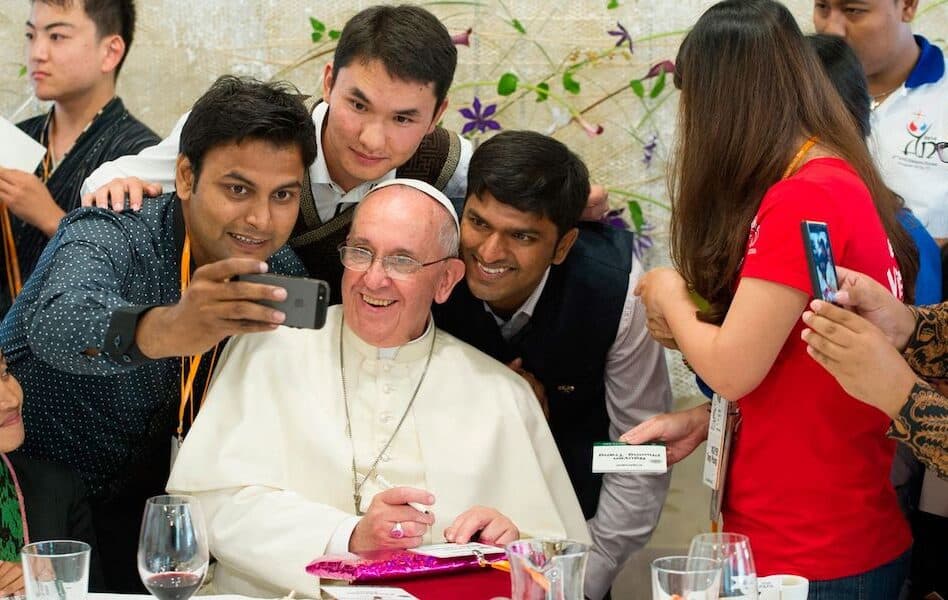 10 cosas que el Papa pide a la Iglesia para atender a los jóvenes