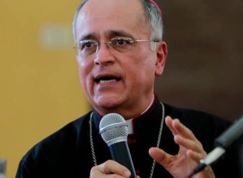 El obispo Silvio Báez saldrá de Nicaragua por su seguridad