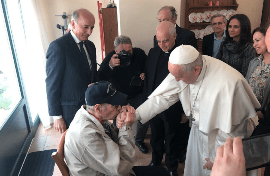 Papa Francisco: “Un enfermo es mucho más que un protocolo”