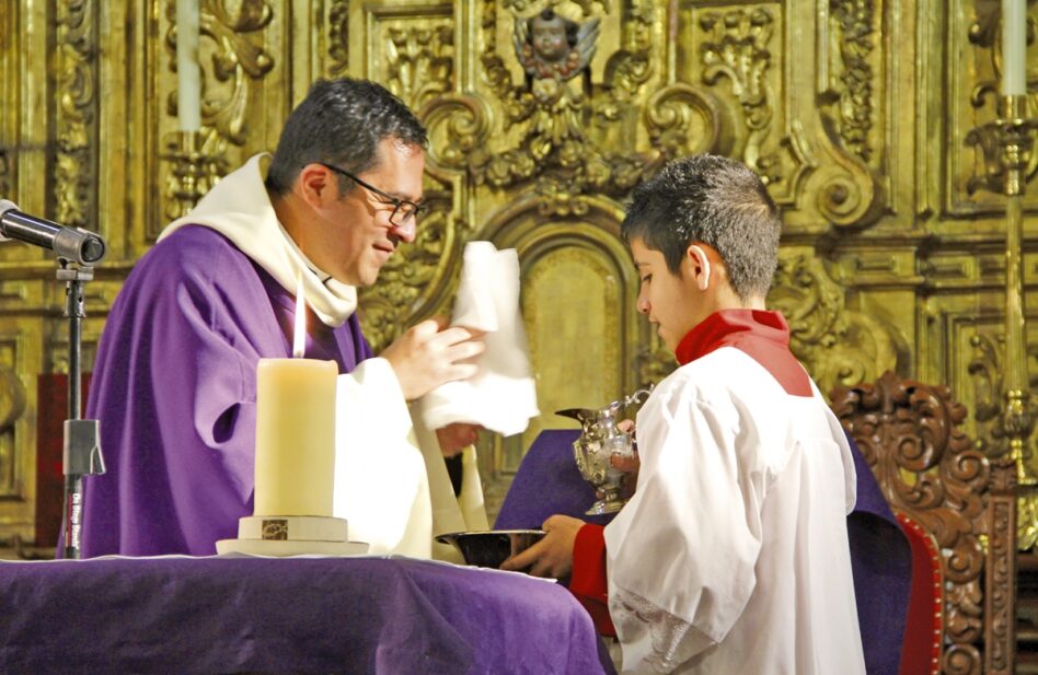 Santiago, el monaguillo que retó al autismo