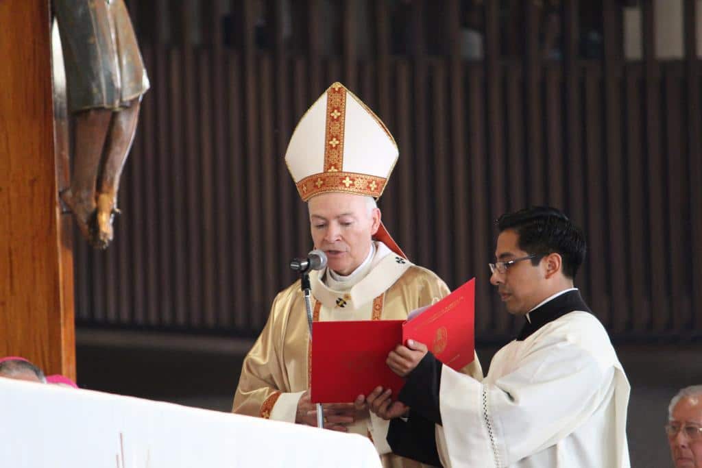 El Cardenal Carlos Aguiar Retes leyó la solicitud de beatificación. Foto: INBG