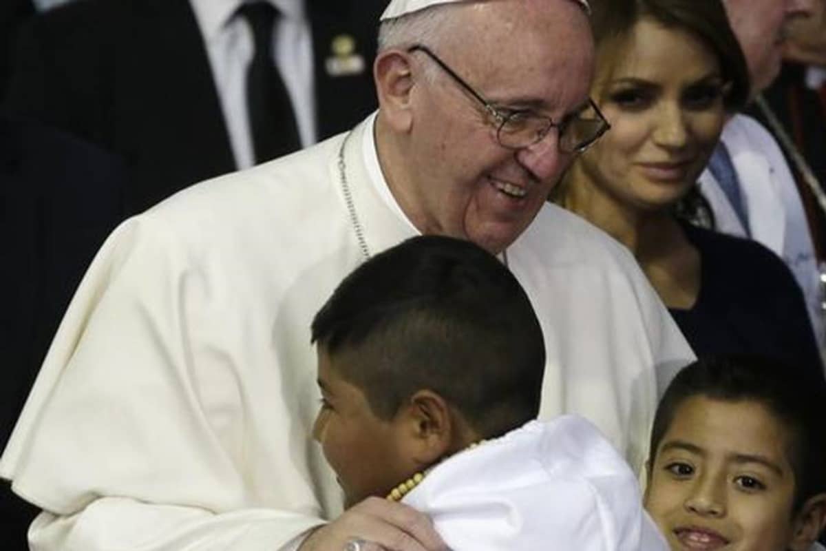 El Papa Francisco durante su visita al hospital mexicano.