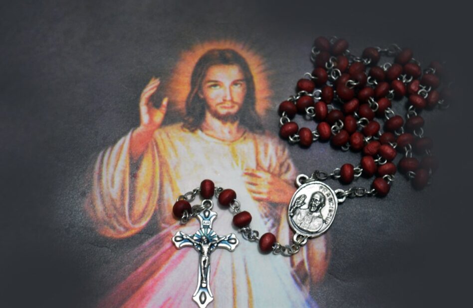 Únete al rezo de la Coronilla de la Divina Misericordia por internet