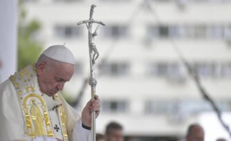 Dios llama, sorprende y ama: Papa Francisco en Bulgaria