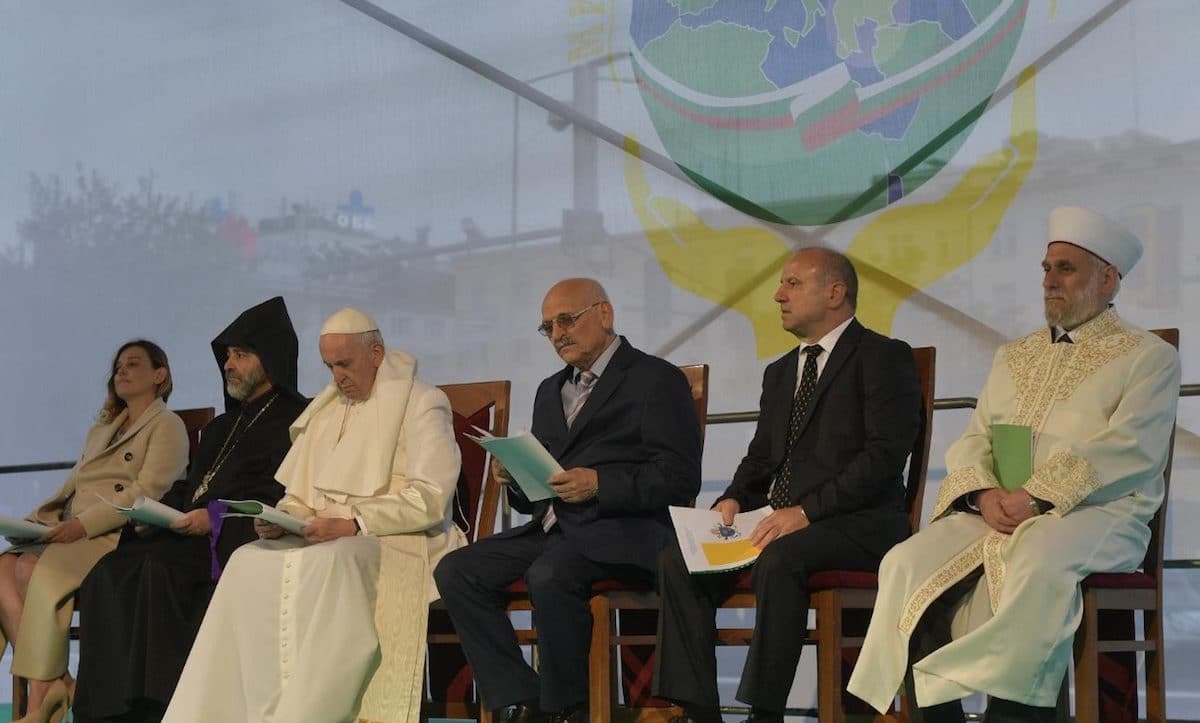 El Papa Francisco hace un llamado a la paz entre religiones