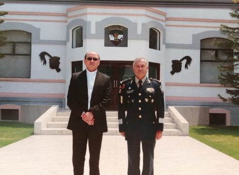 Monseñor Salvador González visita el Colegio de Defensa Nacional
