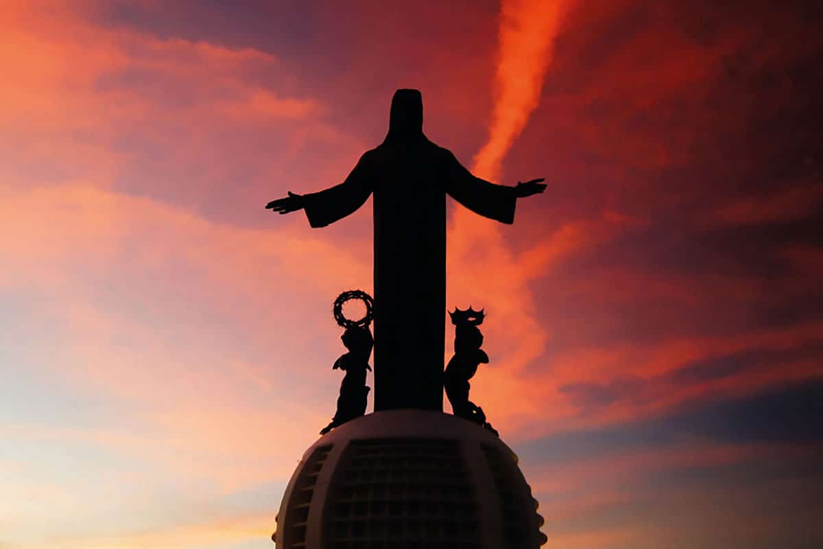 El Santuario de Cristo Rey, en el Cerro del Cubilete en Silao, Guanjuato.