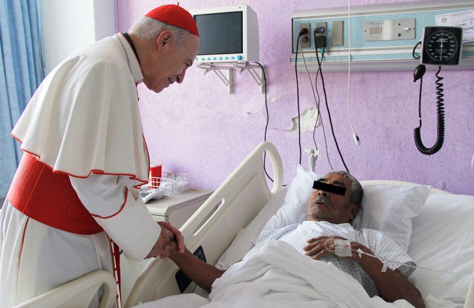 El Cardenal Aguiar visitó a los enfermos del Hospital de Jesús