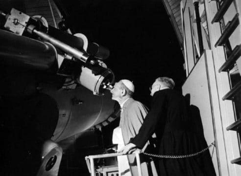 La Iglesia católica y el apoyo de los Papas a los viajes espaciales