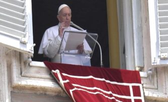 Papa Francisco pide para que acabe conflicto y sufrimiento en Venezuela