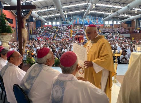 Monseñor Jorge Estrada se gana el cariño de Gómez Palacio