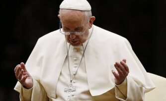 Papa Francisco pide rezar por las víctimas de trata y prostitución forzada