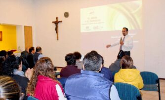 Concluyen talleres a secretarias y sacerdotes de la VI Vicaría