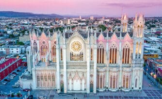 El Templo Expiatorio de León, la pequeña 'Notre Dame' de México