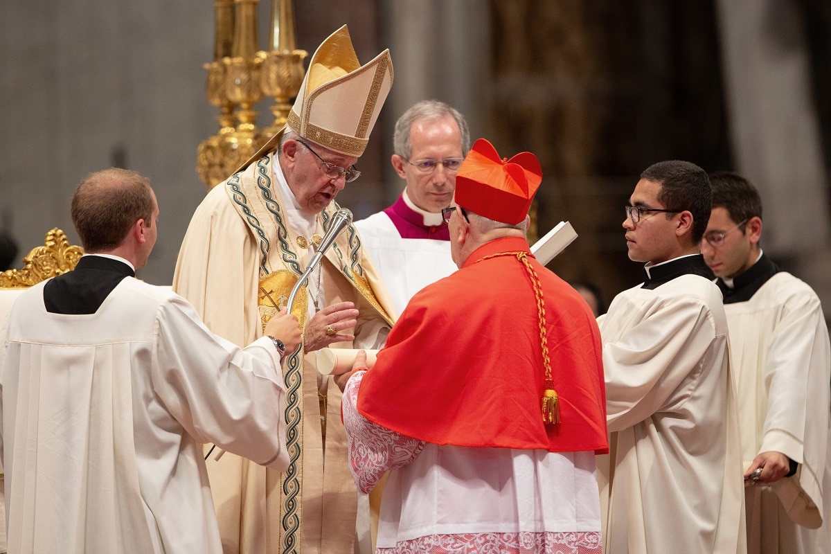El Papa durante el consistorio de 2018 donde creó Cardenal a Sergio Obeso.  Foto: Daniel Ibáñez.
