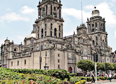 Arquidiócesis Primada de México: El Ejército no tomó la Catedral