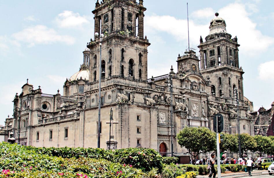 Arquidiócesis Primada de México: El Ejército no tomó la Catedral