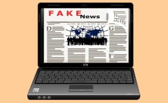 4 pasos para combatir y no caer en las fake news