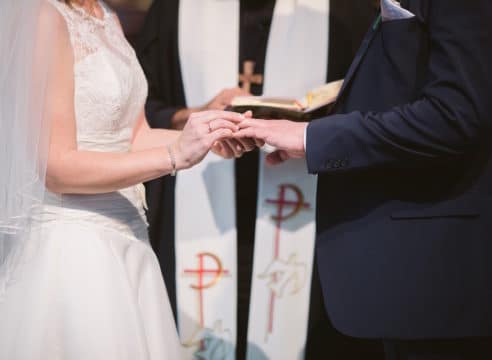 ¿Qué se necesita para casarse por la Iglesia?