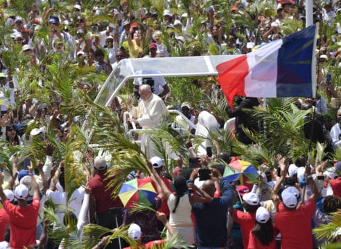 El Papa en Mauricio explica cómo llegar a ser un buen cristiano