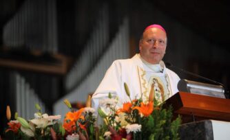 El Nuncio Apostólico celebra la Misa de las Rosas en la Basílica