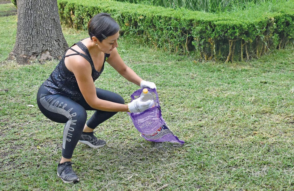 PloggingMx, los deportistas que recogen basura mientras entrenan