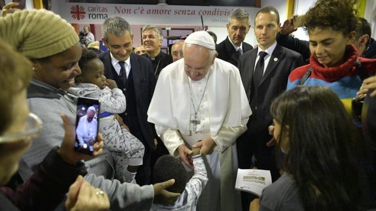 Visita del Papa Francisco a Cáritas Roma. Foto: Vatican Media