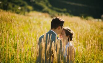 ¿Cómo amar y cuidar a tu esposa? La Biblia te enseña