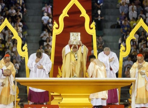 Papa en Tailandia: compartan el Evangelio, derecho gratuito para todos