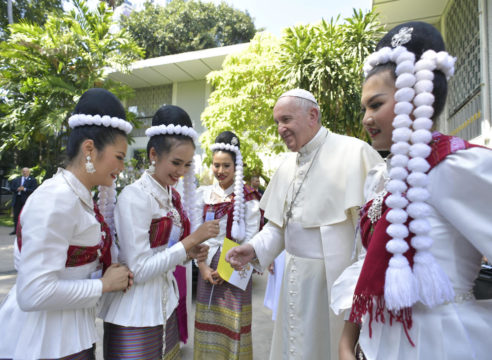 Los dos consejos del Papa Francisco a los jóvenes de Tailandia