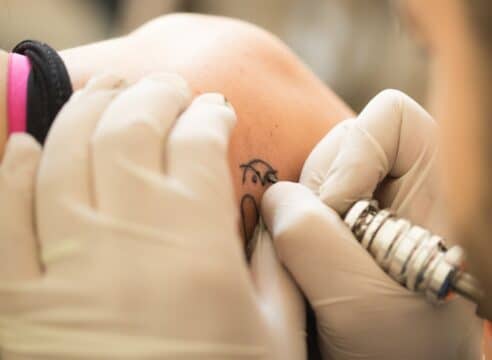¿Es pecado hacerse tatuajes? Esto dice la Iglesia Católica