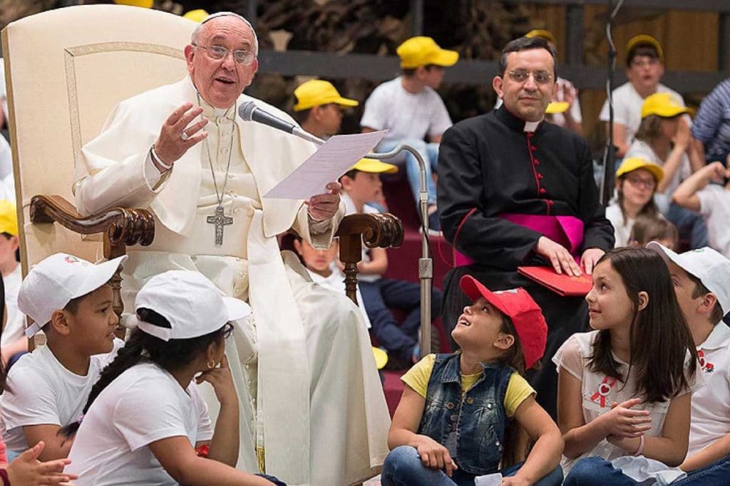 Papa Francisco ocupado por la protección a menores. Foto Vatican Media