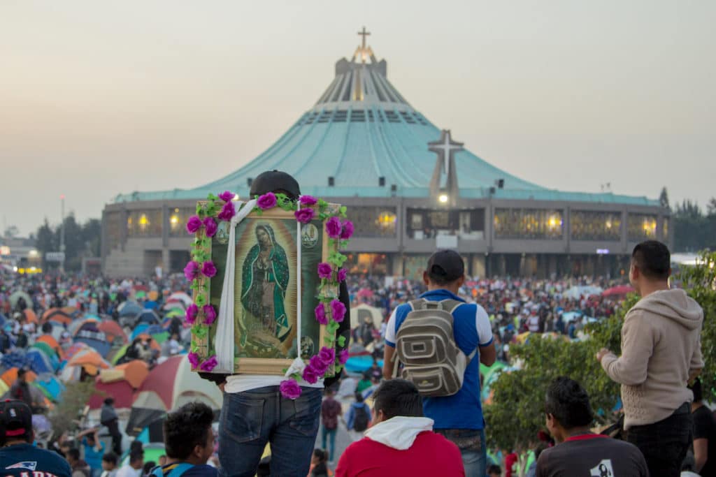 Peregrinos frente a la Basílica de Guadalupe. Foto: María Langarica