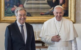 El Papa y el secretario de la ONU llaman a proteger la dignidad humana