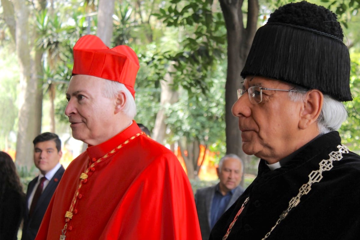 El Cardenal Aguiar y el P. Mario Ángel Flores. Foto: UPM