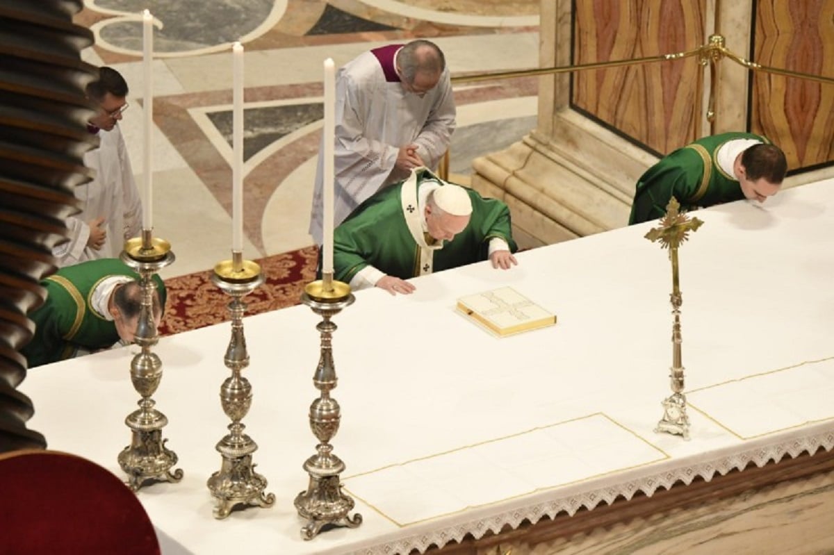 El Papa presidió la Misa por el Domingo de la Palabra de Dios. Foto: Vatican Media.