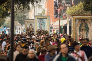 Guía para rezar el Rosario en la Peregrinación 2025