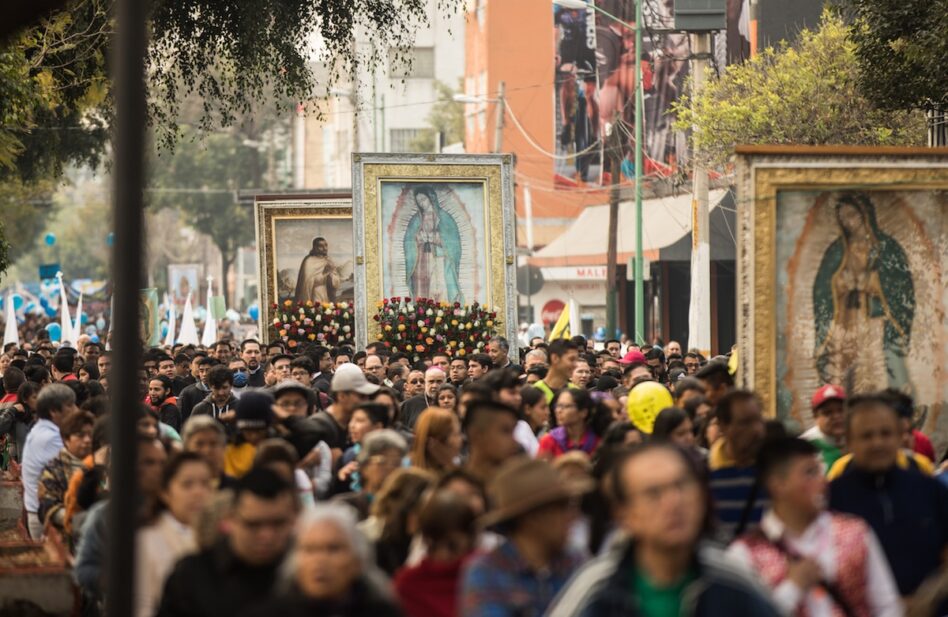Guía para rezar el Rosario en la Peregrinación 2025