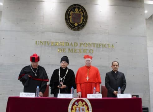 La Universidad Pontificia otorga dos doctorados Honoris Causa